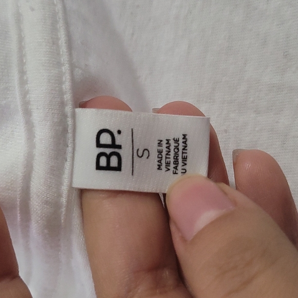 NWOT NORDSTROM BP V-NECK SHORT SLEEVE T-SHIRT COLOR WHITE SIZE SMALL - Picture 2 of 3